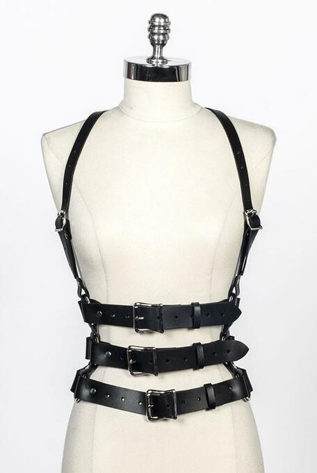 Mens harness with three straps